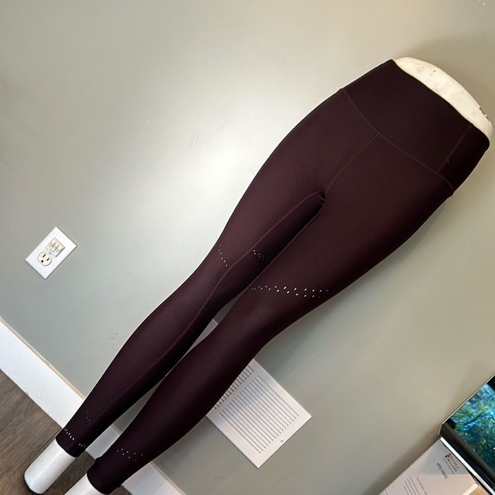 Lululemon Zoned In Tight *27"
 (First Release) Size 8